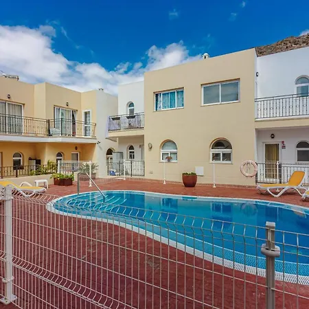 Beachfront Townhouse Palm-mar Apartment