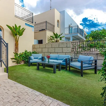 Beachfront Townhouse Palm-mar Apartment
